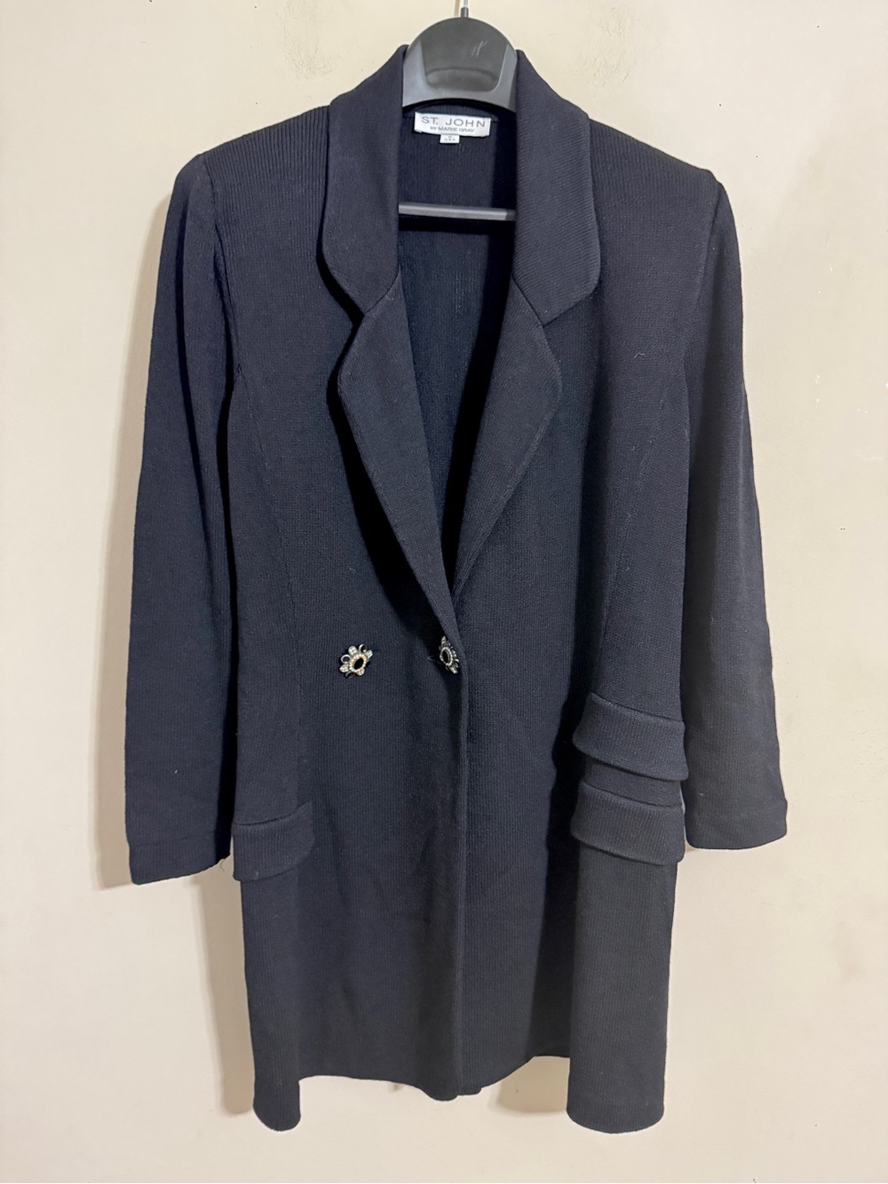 VTG St. John Marie Gray Santana Knit Jacket Decorative Buttons Black size 8 Chic